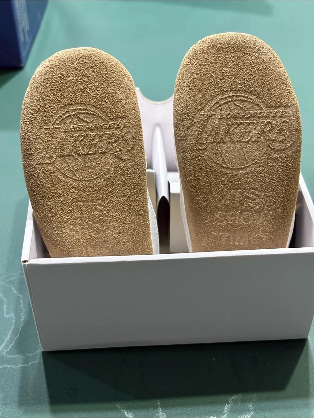 NIB Robeez LA Lakers Leather Baby Shoes (12-18 Mos) Like New